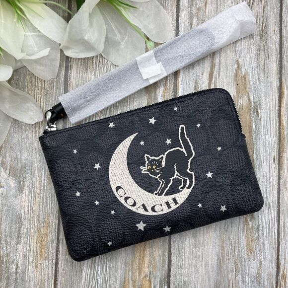Corner Zip Wristlet In Signature Canvas With Halloween Black Cat Graphic Wallet - Picture 1 of 13